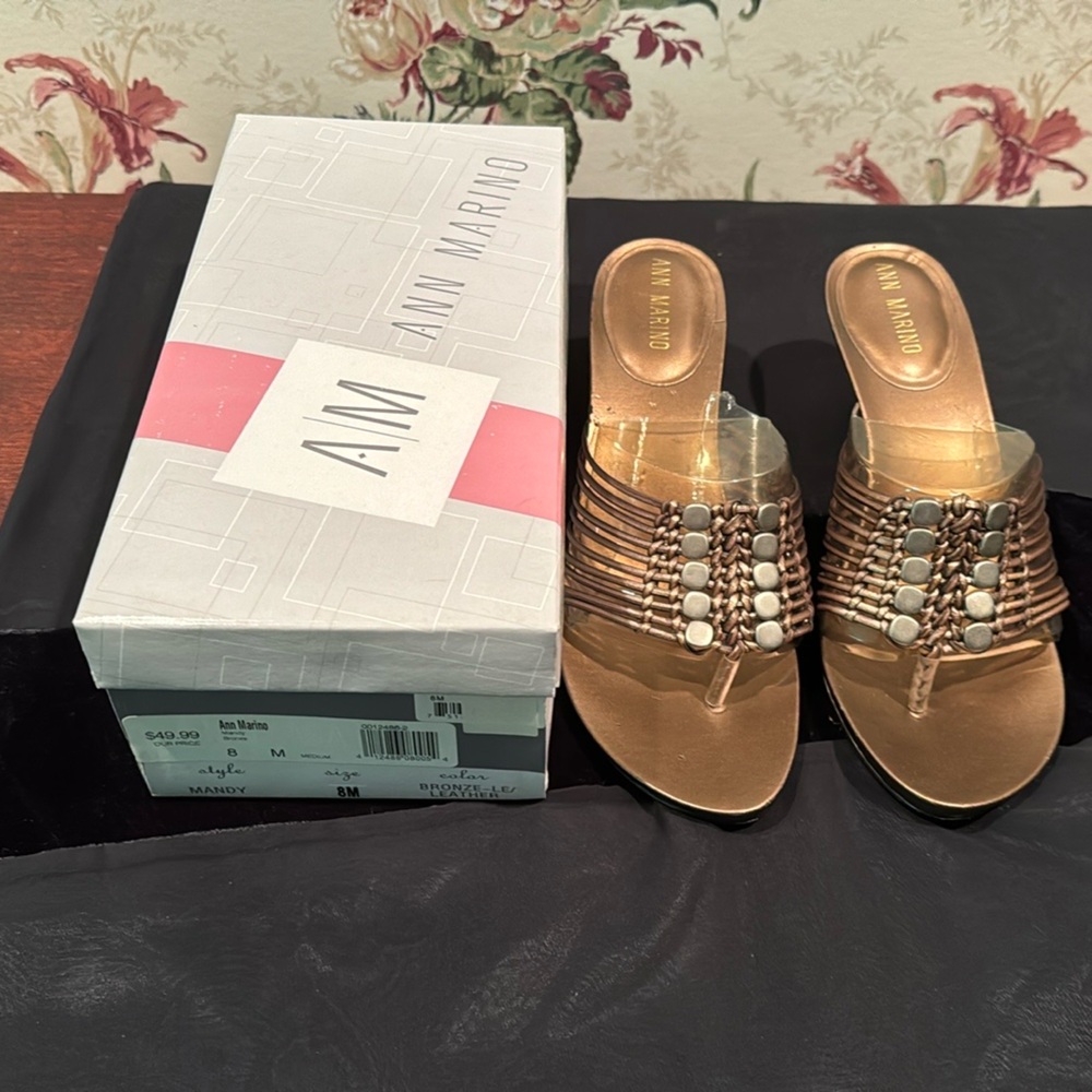 Ann Marino Bronze Leather Mandy style sandals size 8